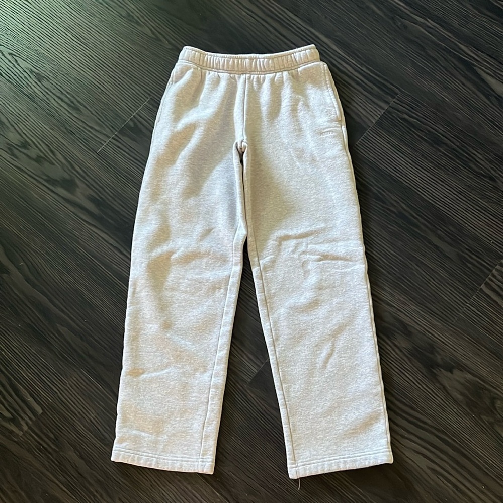 Aritzia Mega Straight Sweatpants
